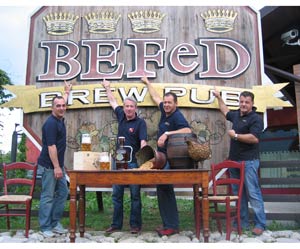 BEFeD 4 Soci Insegna e Boccali Birra